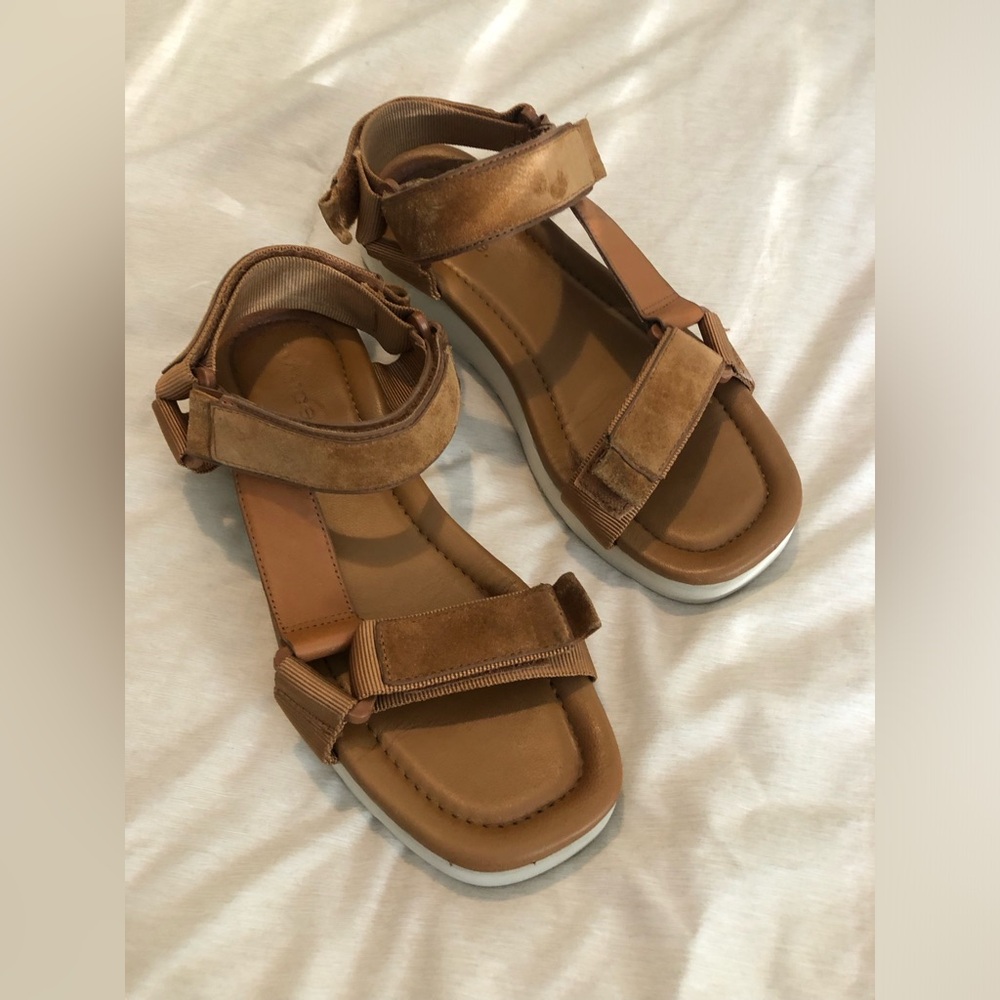 Vince Tan Sandals